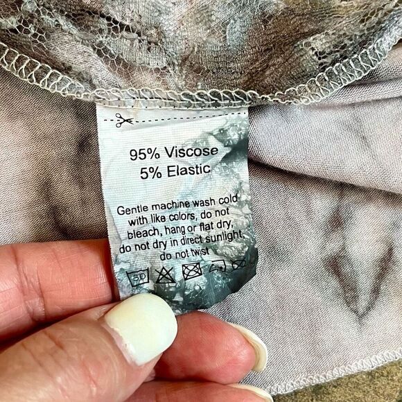 NWT Yak & Yeti Tye-Dye Tank with Lace Accents Small - Picture 8 of 8